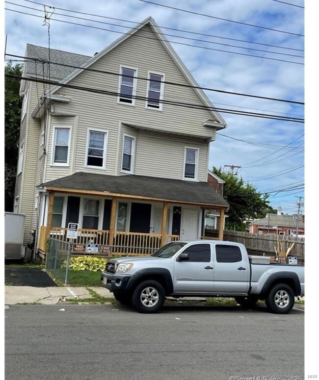 Primary Photo - 273 Parrott Ave