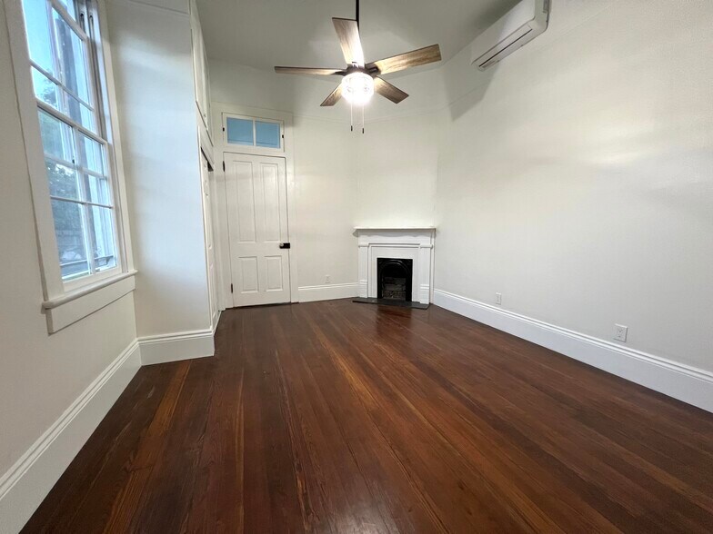 Building Photo - 3430 Dryades St