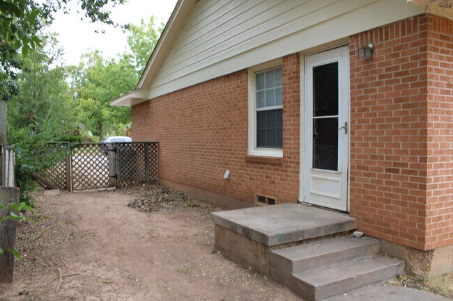 Building Photo - 4305 Randel Dr