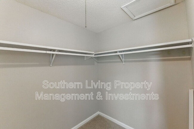 Building Photo - 7016 Wannamaker Ln