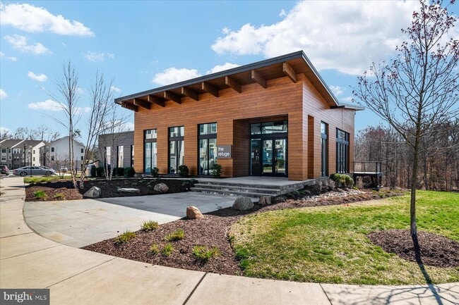 Building Photo - 3351 Pitch Pine Dr