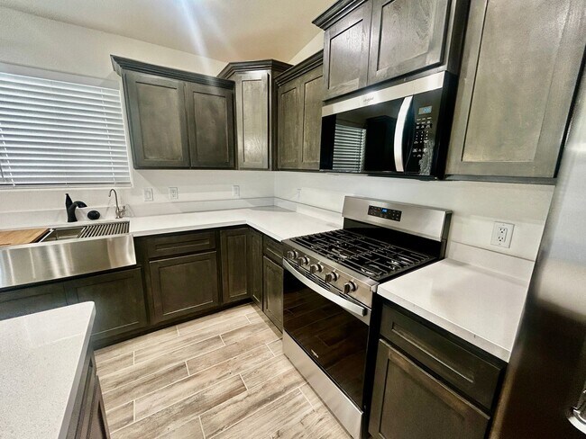 Building Photo - Brand-New 3-Bedroom 2 Bath  Home – Modern, Low-Maintenance Living!
