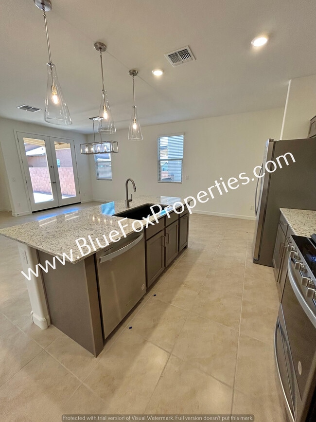 Building Photo - 9286 N Peridot Vis Ave