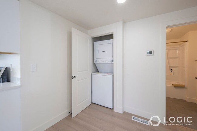 Building Photo - 7808 S 1000 E