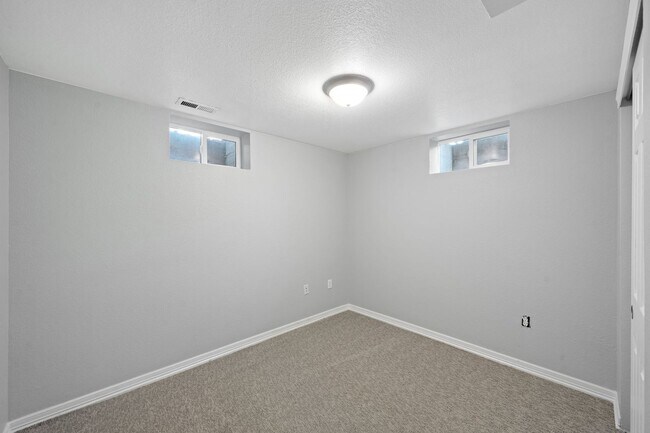 Building Photo - 3021 Olive St