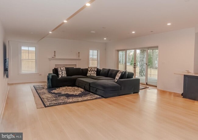 Building Photo - 8504 Meadowlark Ln