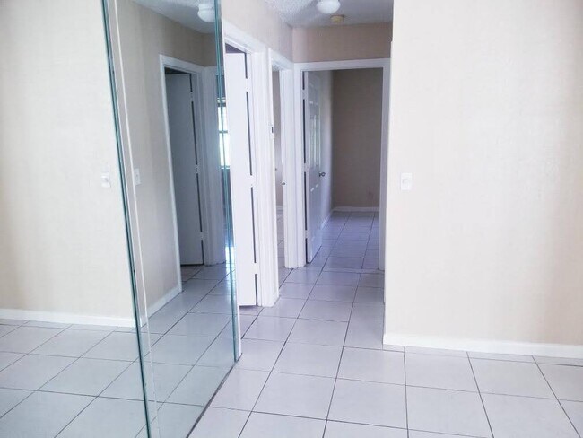 Building Photo - 10081 Boynton Place Cir