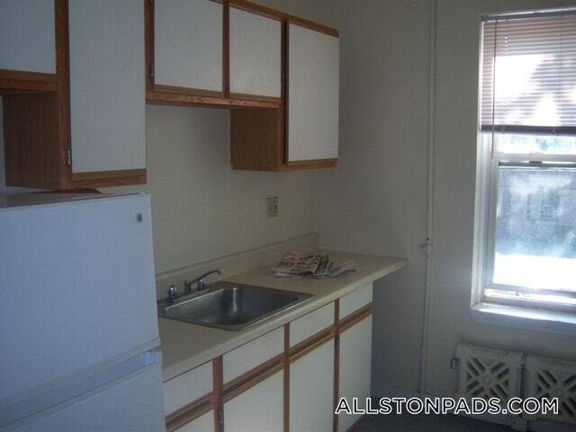 Building Photo - 33 Highgate St