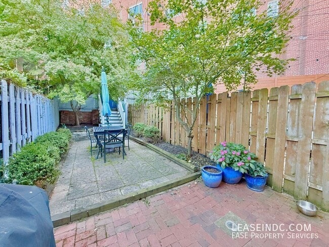 Building Photo - 2323 17th St NW