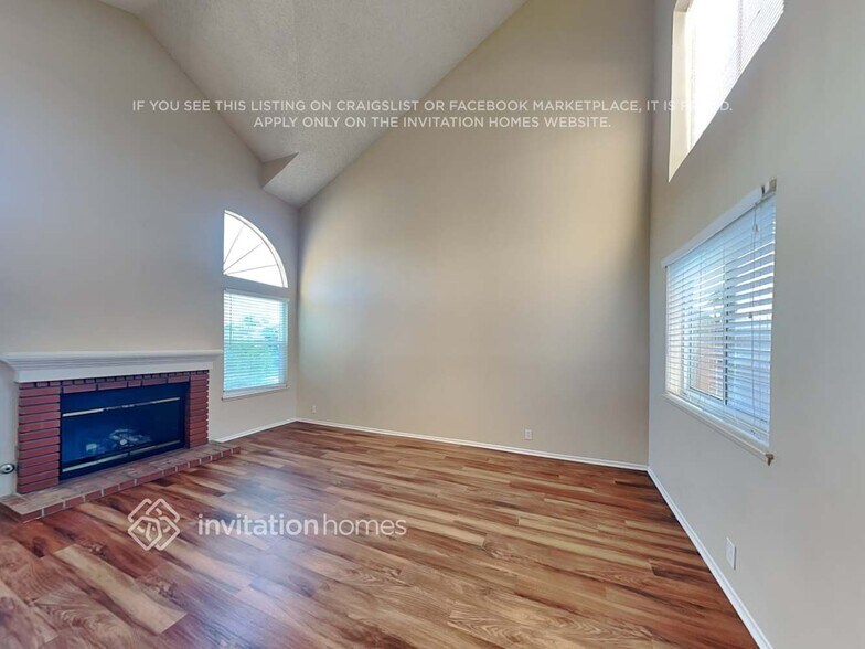 Building Photo - 1601 E Colton Ave