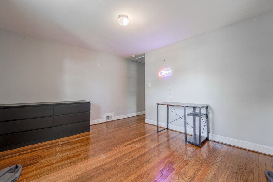 Building Photo - 4603 Guilford Pl