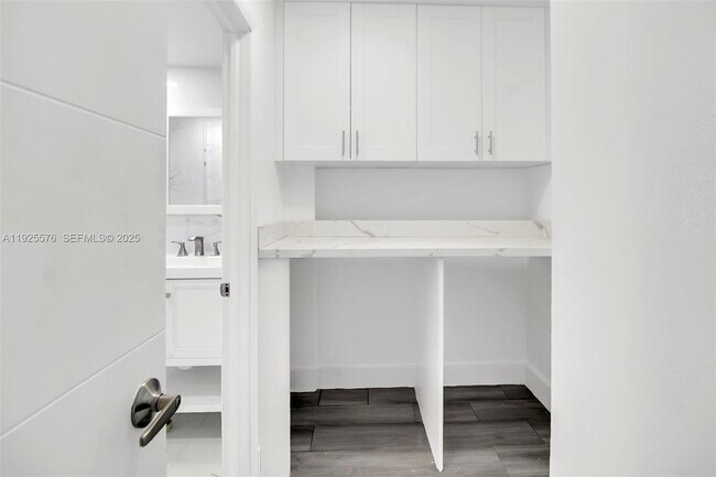 Building Photo - 870 SW 129th Pl