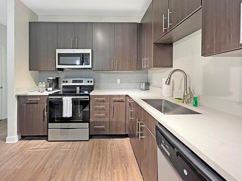 Building Photo - 2541 Brown Noddy Ln