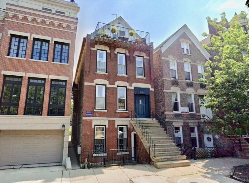 Primary Photo - 2141 W Webster Ave