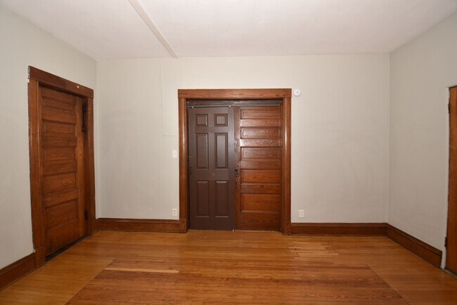 Building Photo - 508 S St Joseph St