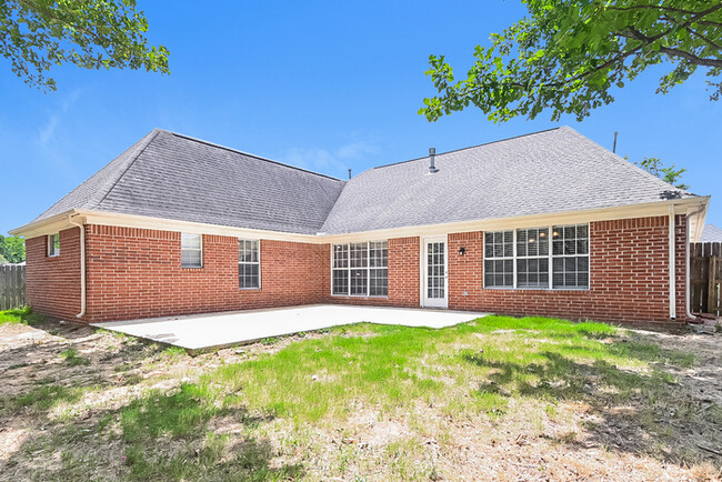 Building Photo - Comfort & Charm in Olive Branch