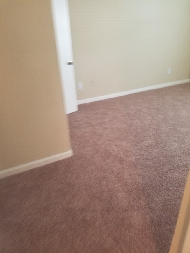 Building Photo - 9408 Willow Ridge Rd