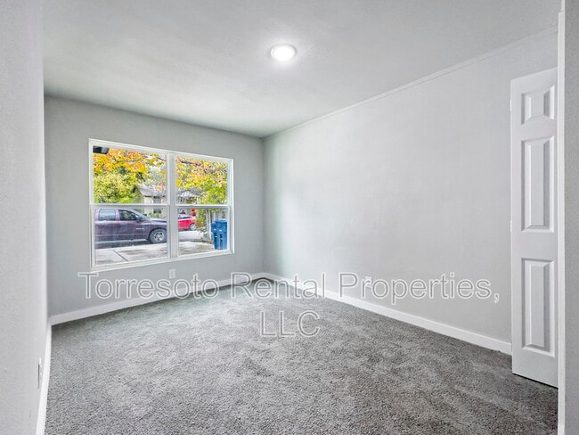 Building Photo - 1606 W Wildwood Dr