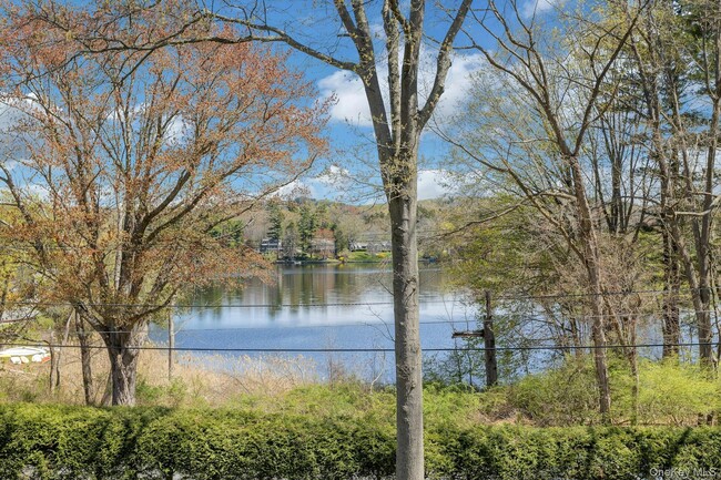 Building Photo - 68 Lake Shore Dr