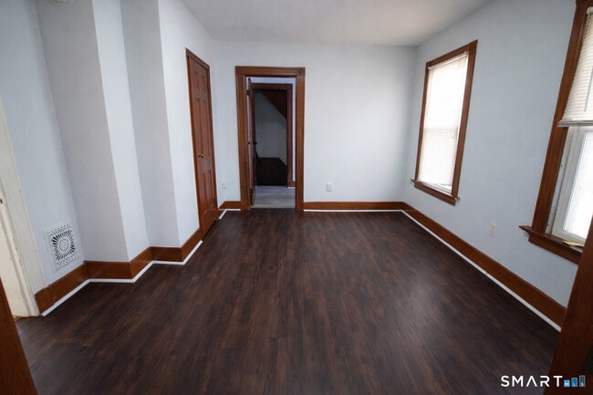 Building Photo - 134 Gorham Ave