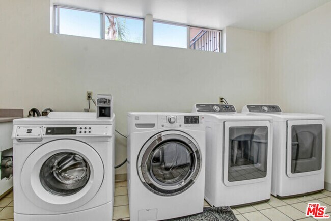 Building Photo - 1885 Veteran Ave