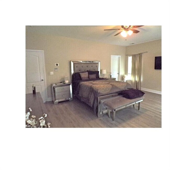 Building Photo - 3945 Pointe Vecchio Cir