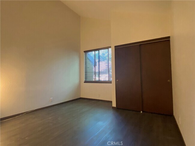 Building Photo - 27721 Peninsula Dr