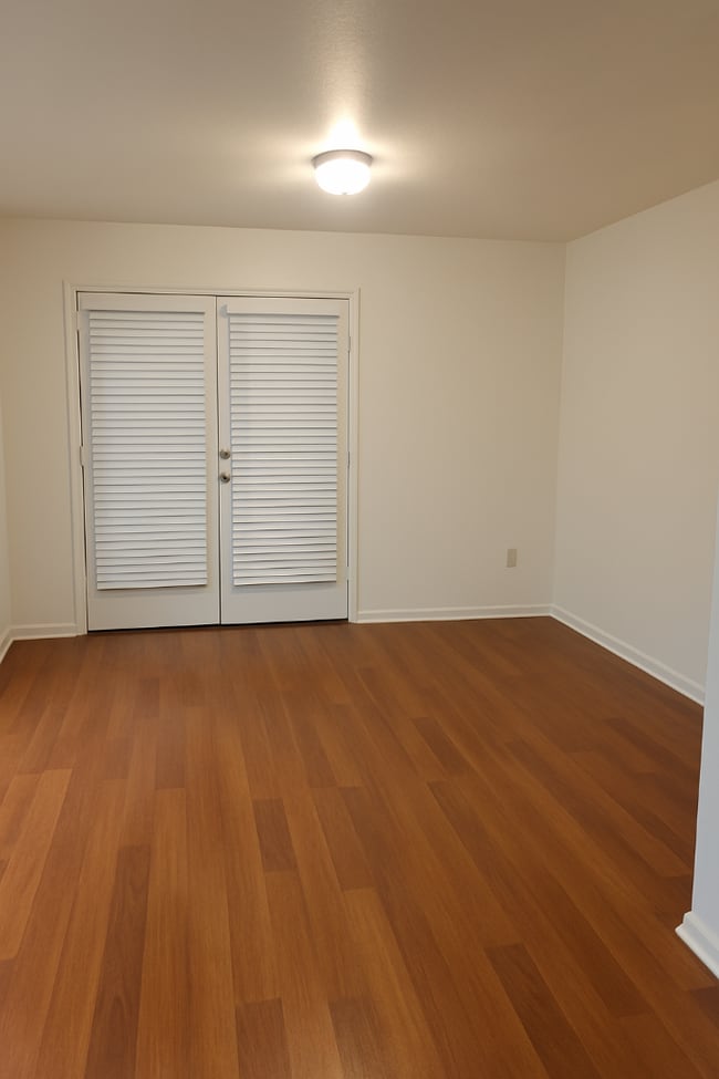 Building Photo - 2182 Timberwood Cir S