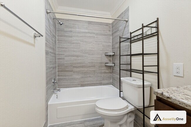 Building Photo - Updated North Dallas Townhome | 2 Pools | Clubhouse | Richardson ISD | Private Backyard