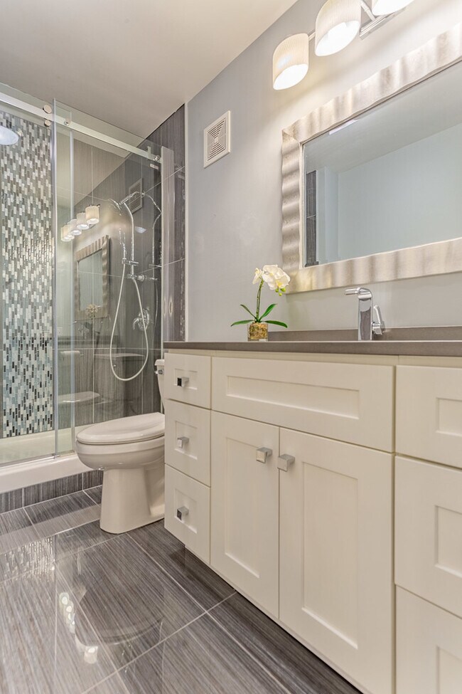 Building Photo - 1615 E Central Rd