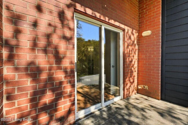 Building Photo - HIghlands/Crescent Hill area 2 bedroom