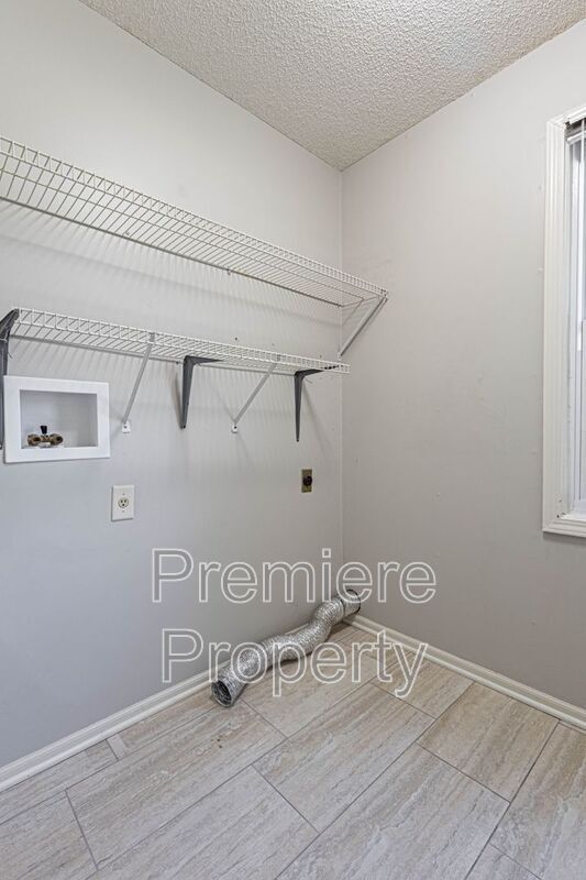 Building Photo - 14651 W 141st Dr