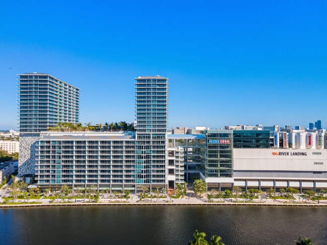 Building Photo - 1480 NW North River Dr