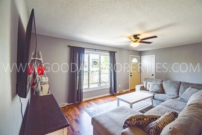 Building Photo - 2 Bedroom 2 Bath Home in Des Moines
