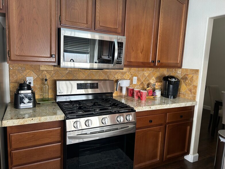 Building Photo - 15419 Ridgecrest Dr