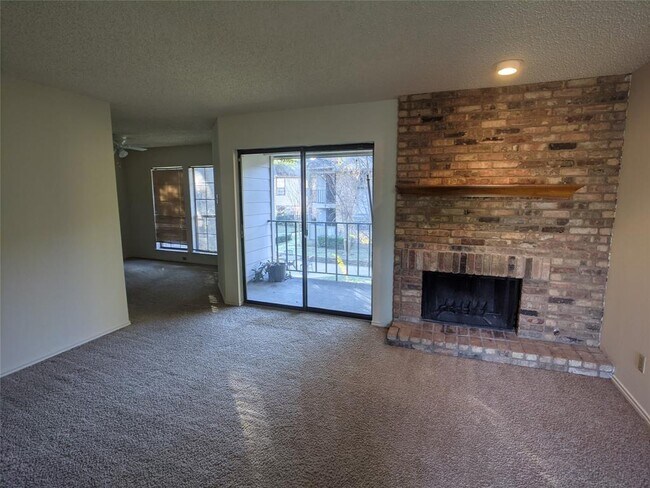 Building Photo - 15151 Berry Trail