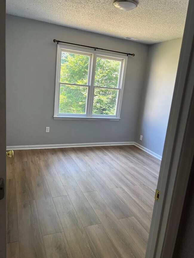 Building Photo - Room in House on Newfoundland Ct