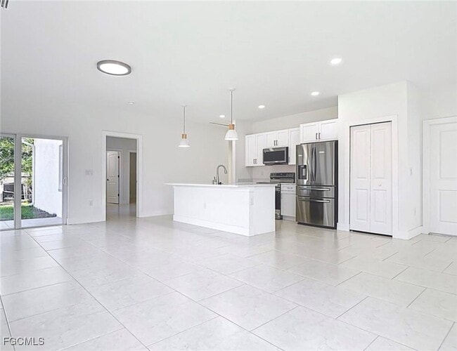 Building Photo - 829 Wabash St