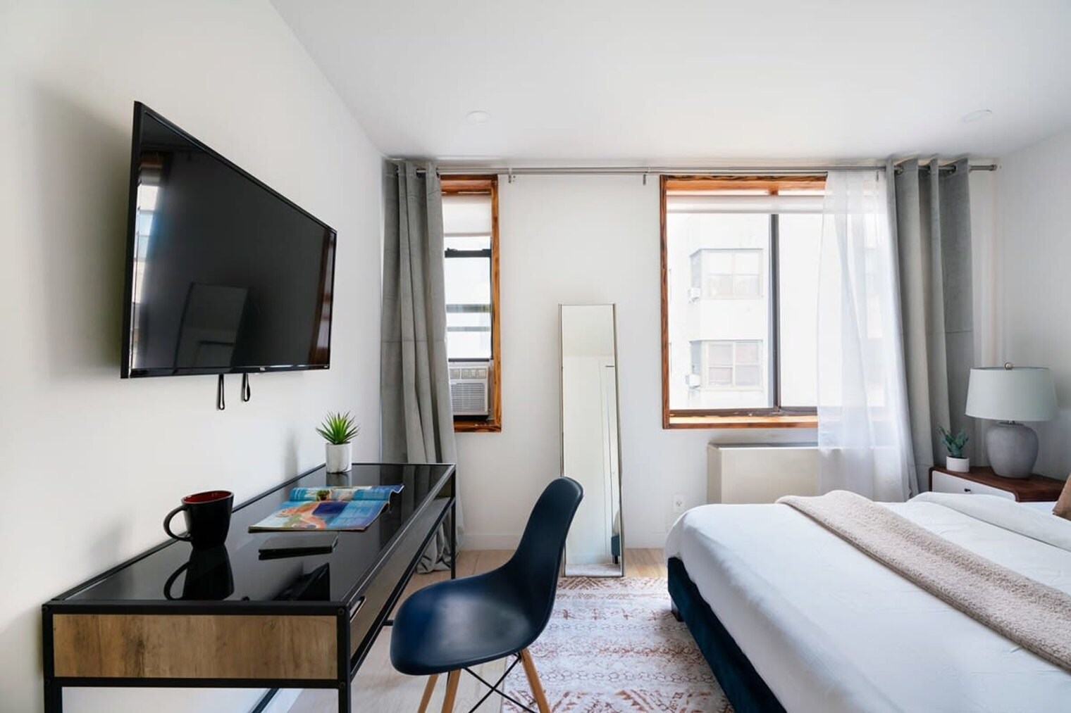 Building Photo - 244 E 75th St