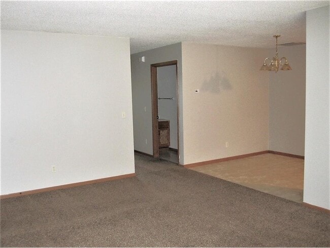 Building Photo - 594 W 8th St