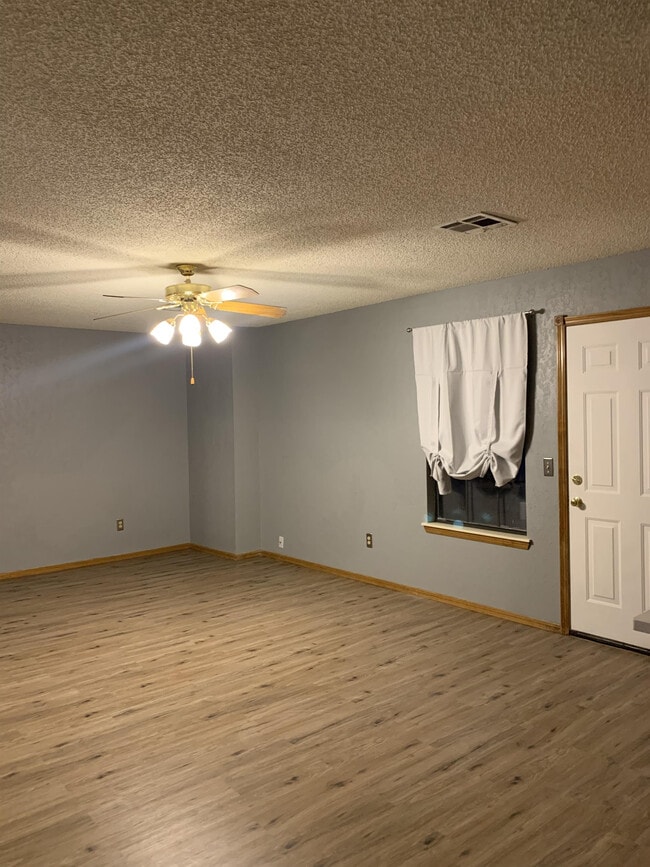 Building Photo - 649 Fire Light Dr