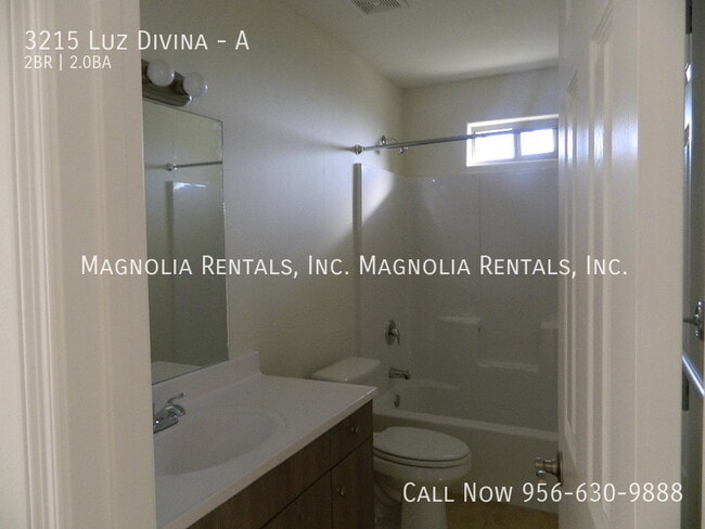 Building Photo - 3215 Luz Divina St