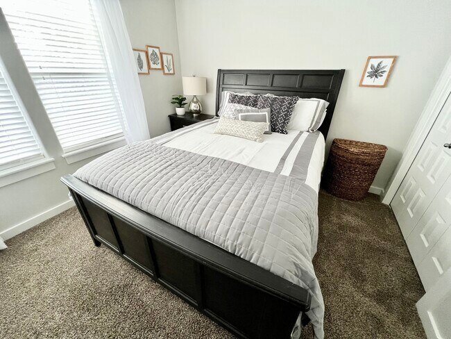 Building Photo - 5068 W Targee St