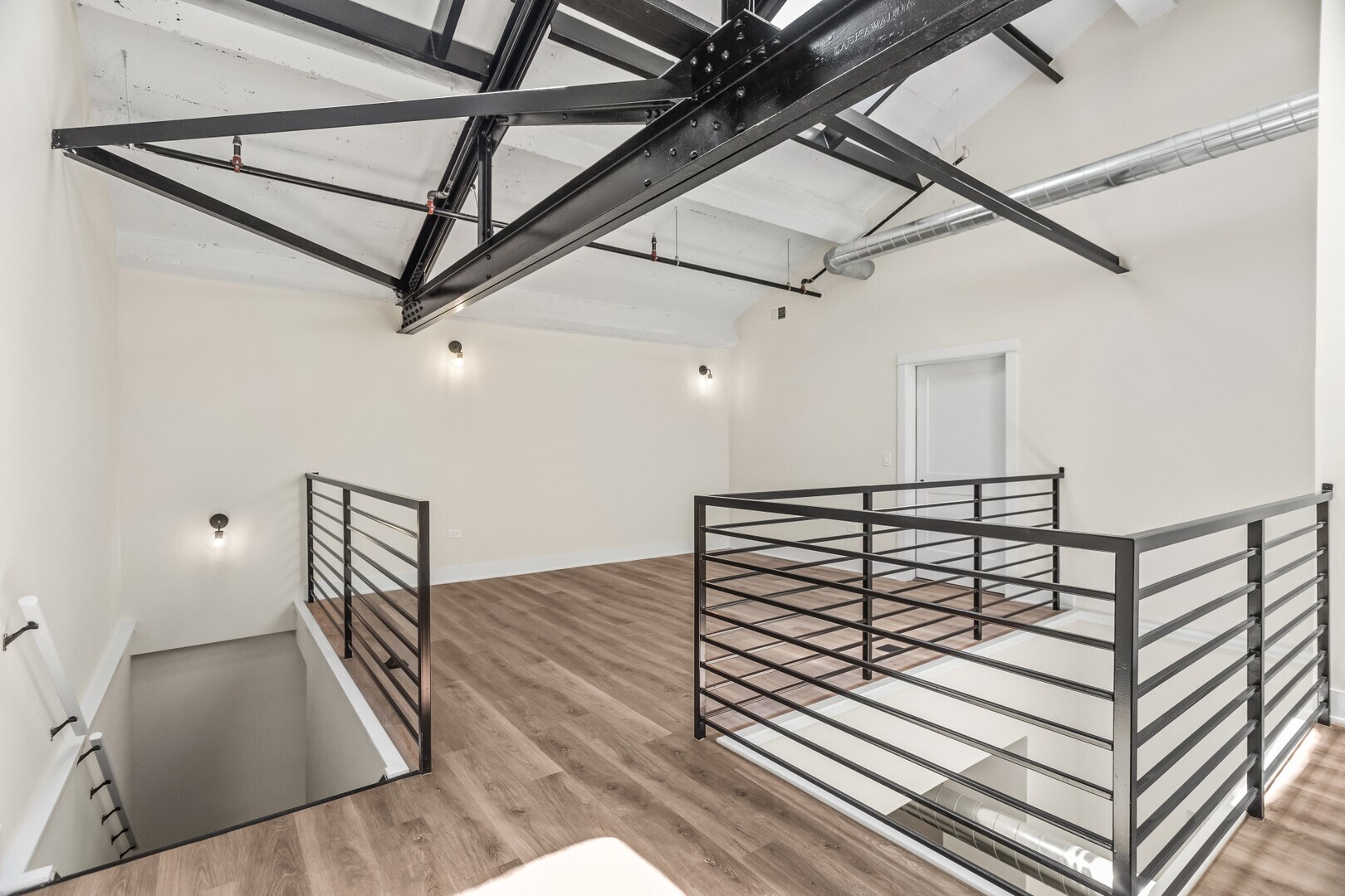 Building Photo - 1453 Maple Ave