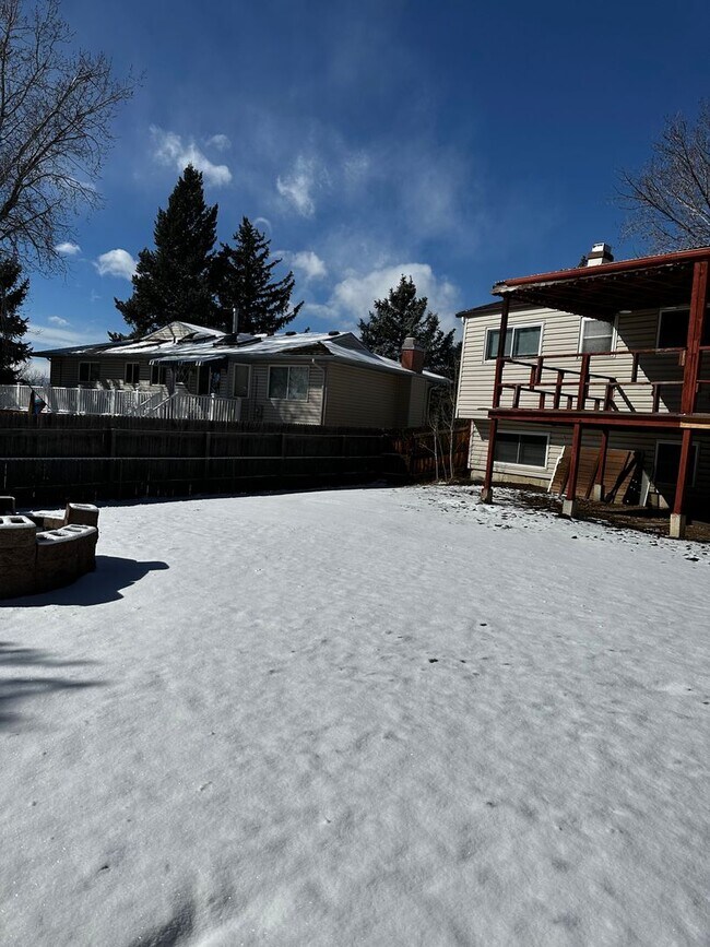 Building Photo - READY NOW!! Fantastic 4-bedroom,2 bath 1 car garage!