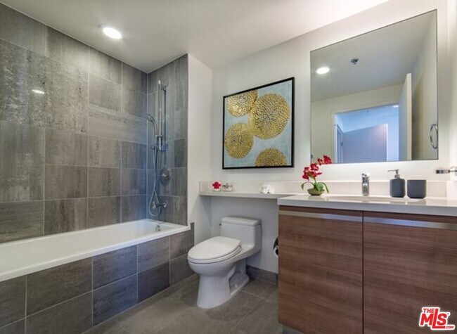 Building Photo - 3785 Wilshire Blvd