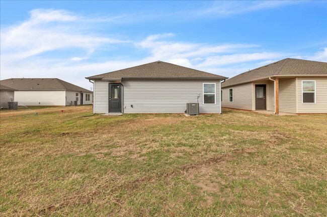 Building Photo - Brand New Yukon Home/Mustang schools