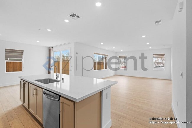 Building Photo - 67 W San Francisco Dr