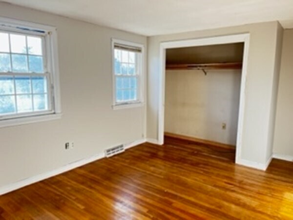 Building Photo - 22 Skyline Dr