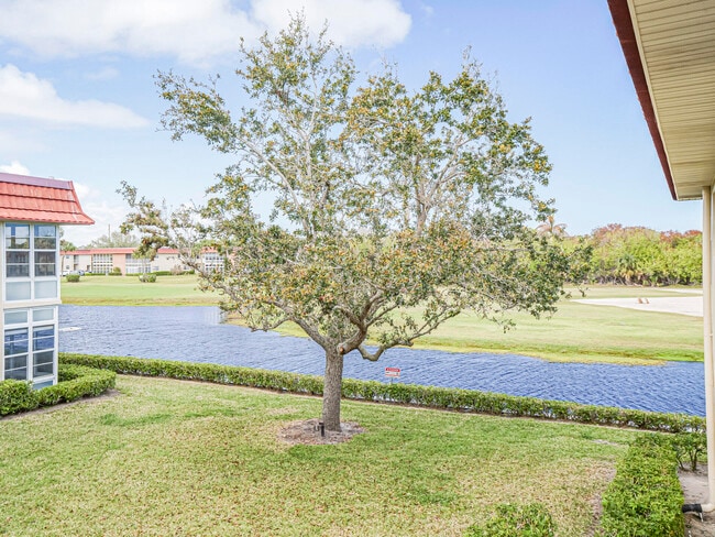 Building Photo - 74 Royal Oak Ct